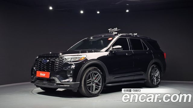 Ford Explorer — exterior