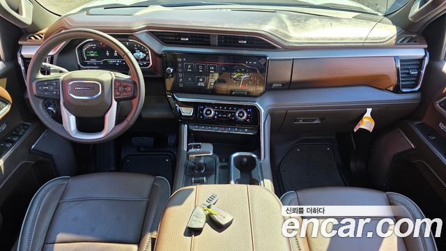 GMC Sierra — interior