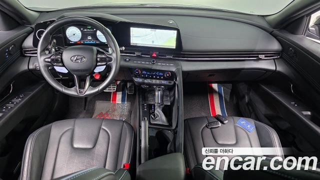 Hyundai Avante — interior