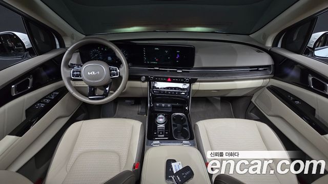 Kia Carnival — interior