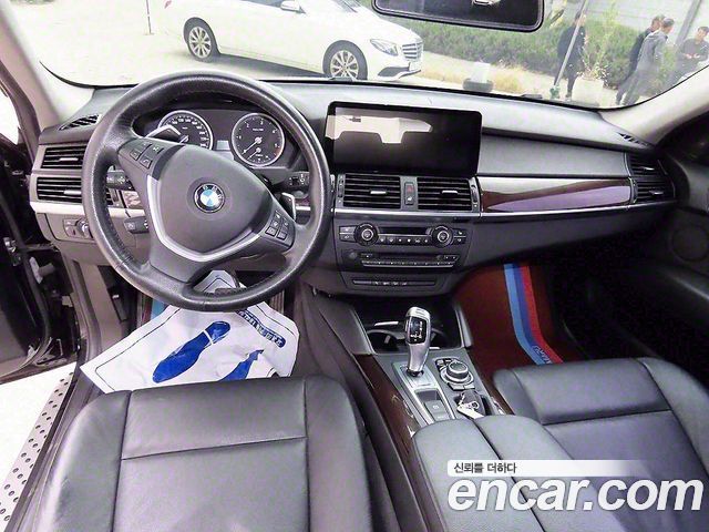 BMW X6 — interior