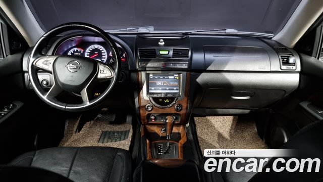 KG Mobility Rexton — interior