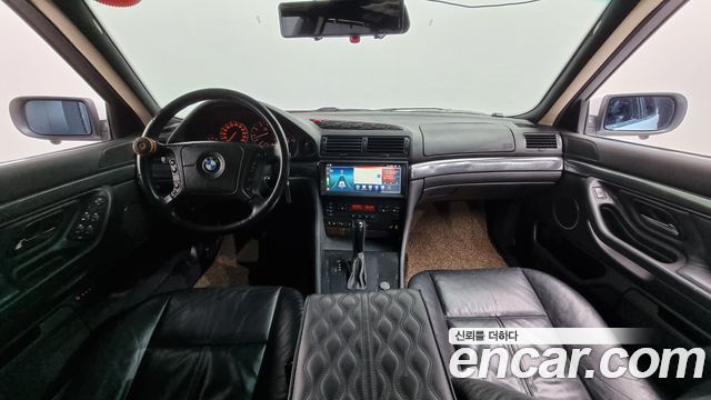 BMW 7 Series — interior