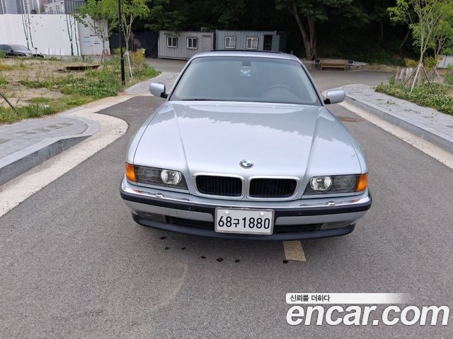 BMW 7 Series — exterior