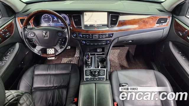 Hyundai Equus — interior