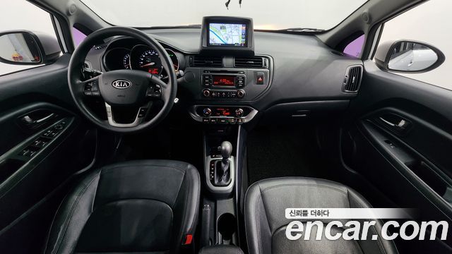 Kia Pride — interior