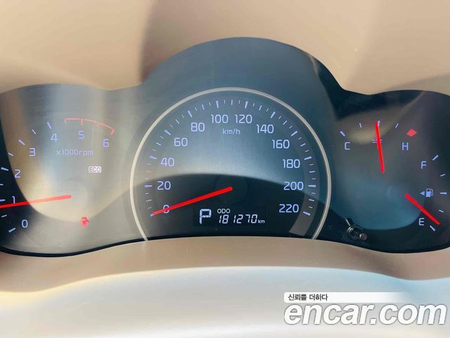 Kia Carnival — interior