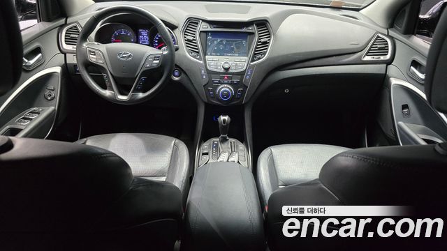 Hyundai Santa Fe — interior