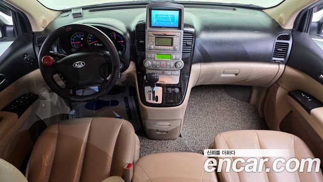 Kia Carnival — interior