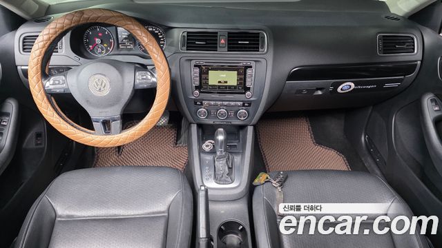 Volkswagen Jetta — interior