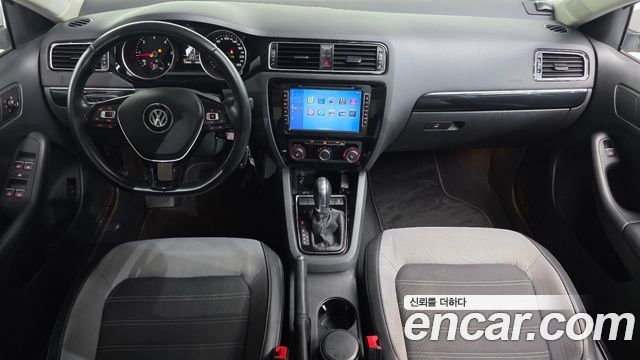 Volkswagen Jetta — interior