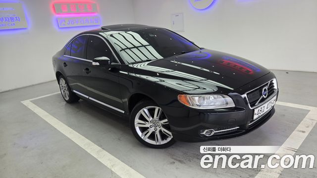 Volvo S80 — interior