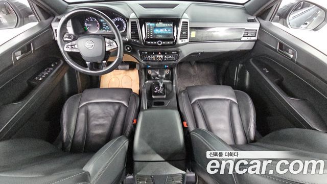 KG Mobility Rexton — interior