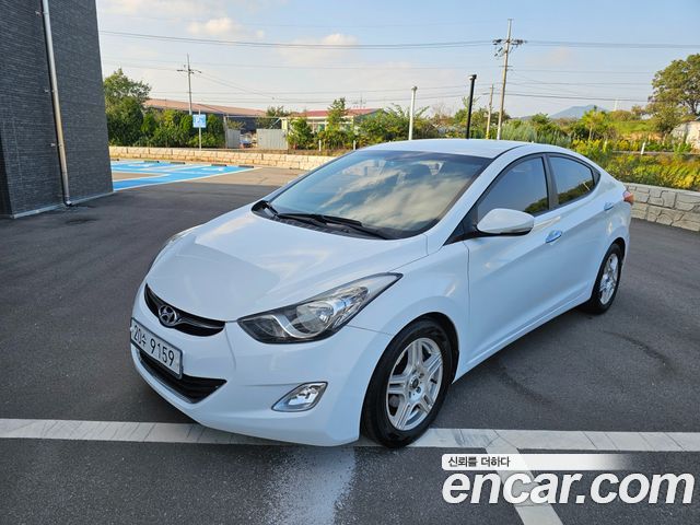 Hyundai Avante — exterior