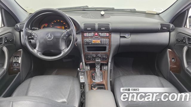 Mercedes-Benz C-Class — interior