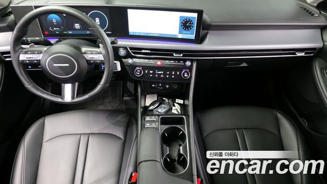 Hyundai Sonata — interior