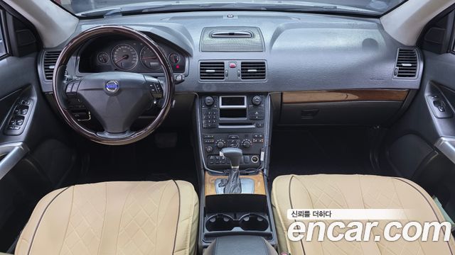 Volvo XC90 — interior