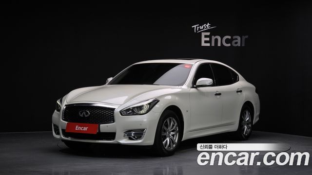 Infiniti Q70 — exterior