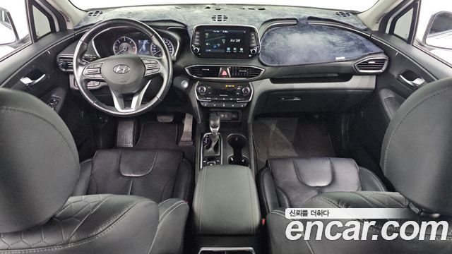 Hyundai Santa Fe — interior