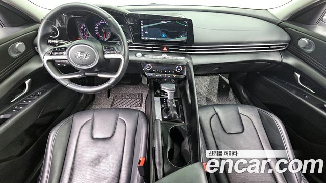 Hyundai Avante — interior