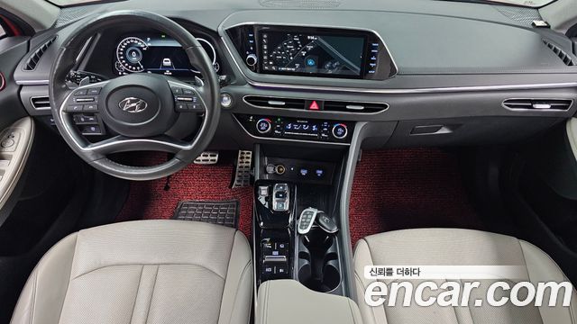 Hyundai Sonata — interior