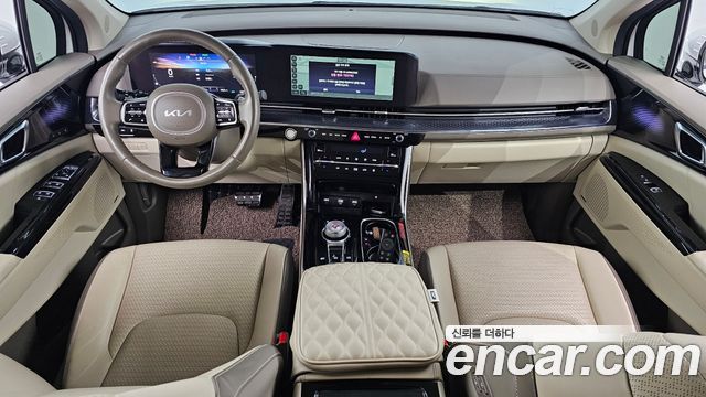 Kia Carnival — interior
