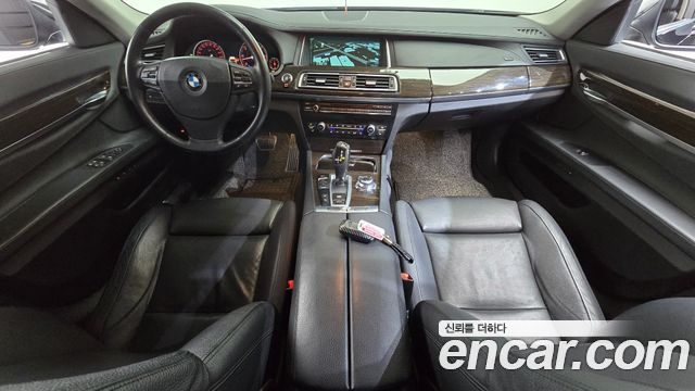 BMW 7 Series — interior