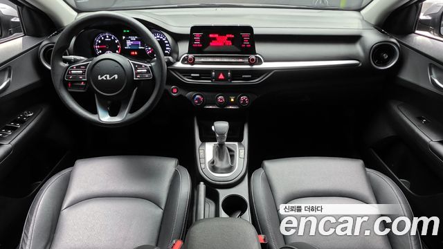 Kia K3 — interior