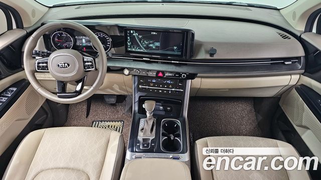 Kia Carnival — interior