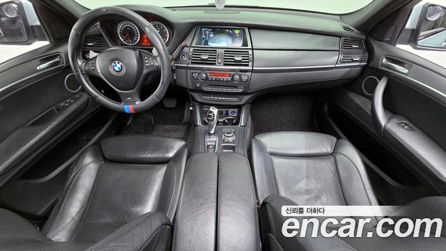 BMW X6 M — interior