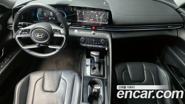 Hyundai Avante — interior