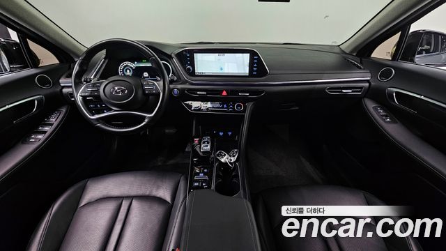 Hyundai Sonata — interior