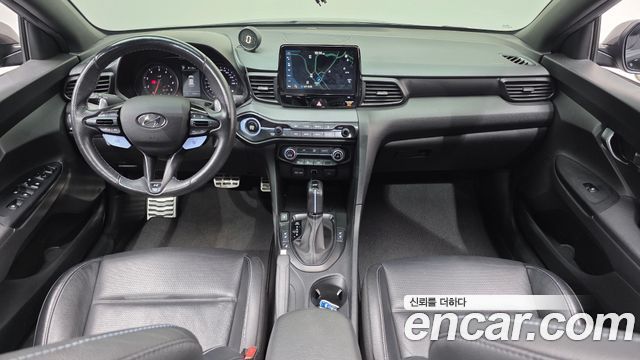 Hyundai Veloster — interior