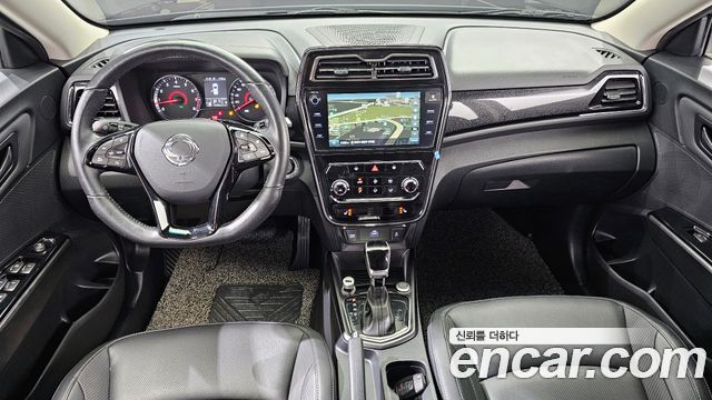 KG Mobility Tivoli — interior