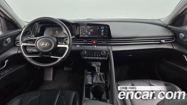 Hyundai Avante — interior