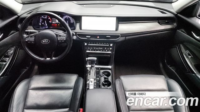 Kia K7 — interior