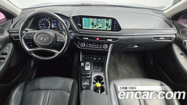 Hyundai Sonata — interior