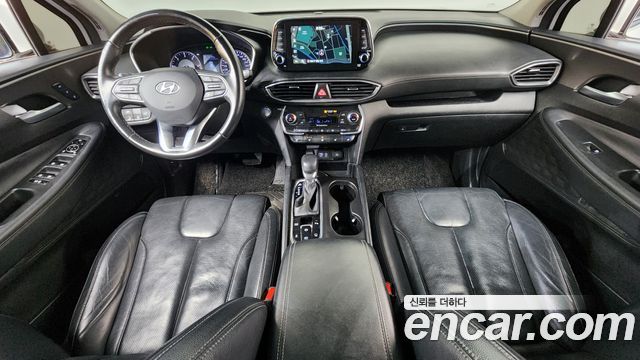Hyundai Santa Fe — interior