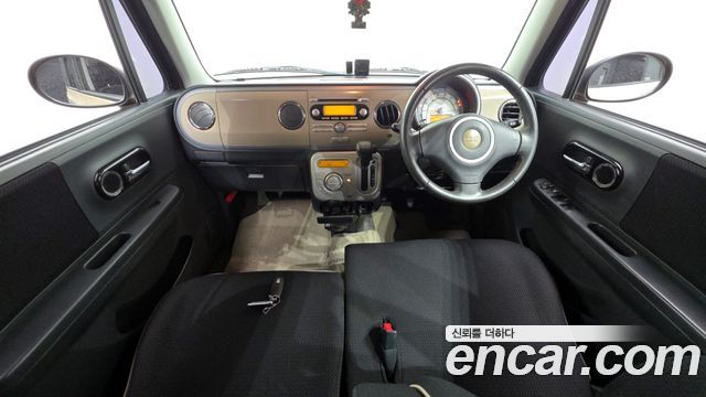 Suzuki Alto Lapin — interior