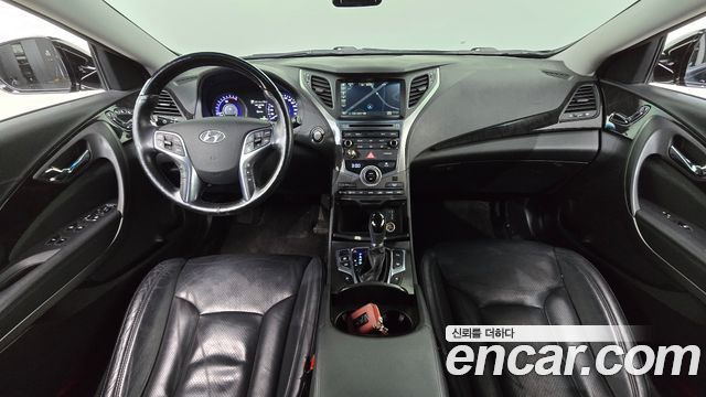 Hyundai Grandeur — interior