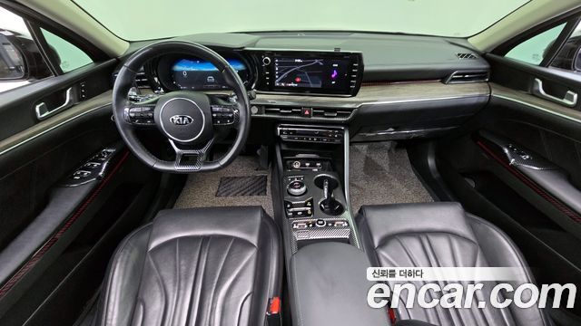 Kia K5 — interior