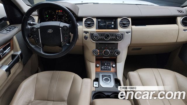 Land Rover Discovery — interior