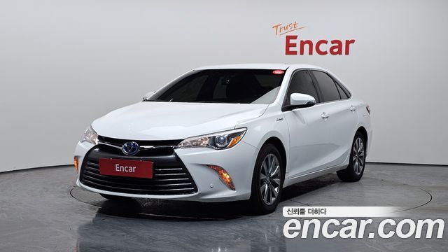 Toyota Camry — exterior