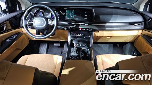 Kia Carnival — interior