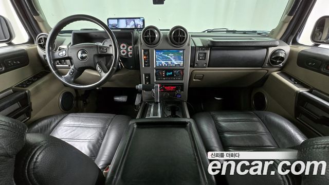 Hummer H2 — interior