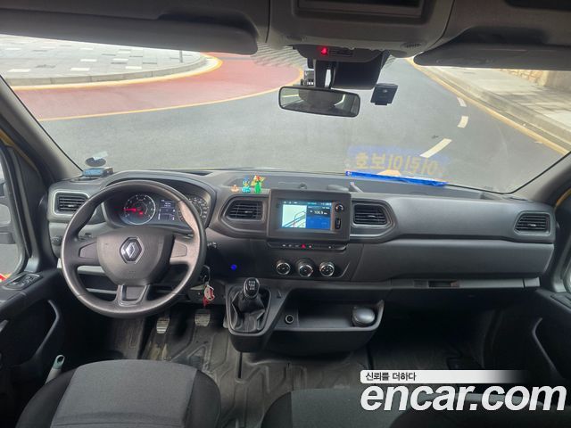 Renault Korea Master — interior