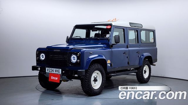 Land Rover Defender — exterior
