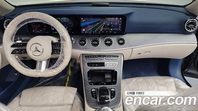 Mercedes-Benz E-Class — interior