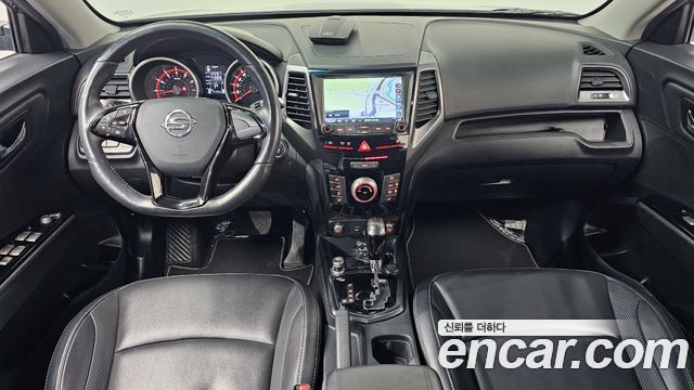 KG Mobility Tivoli — interior