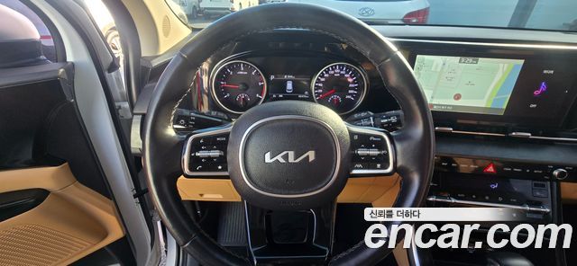 Kia Carnival — interior